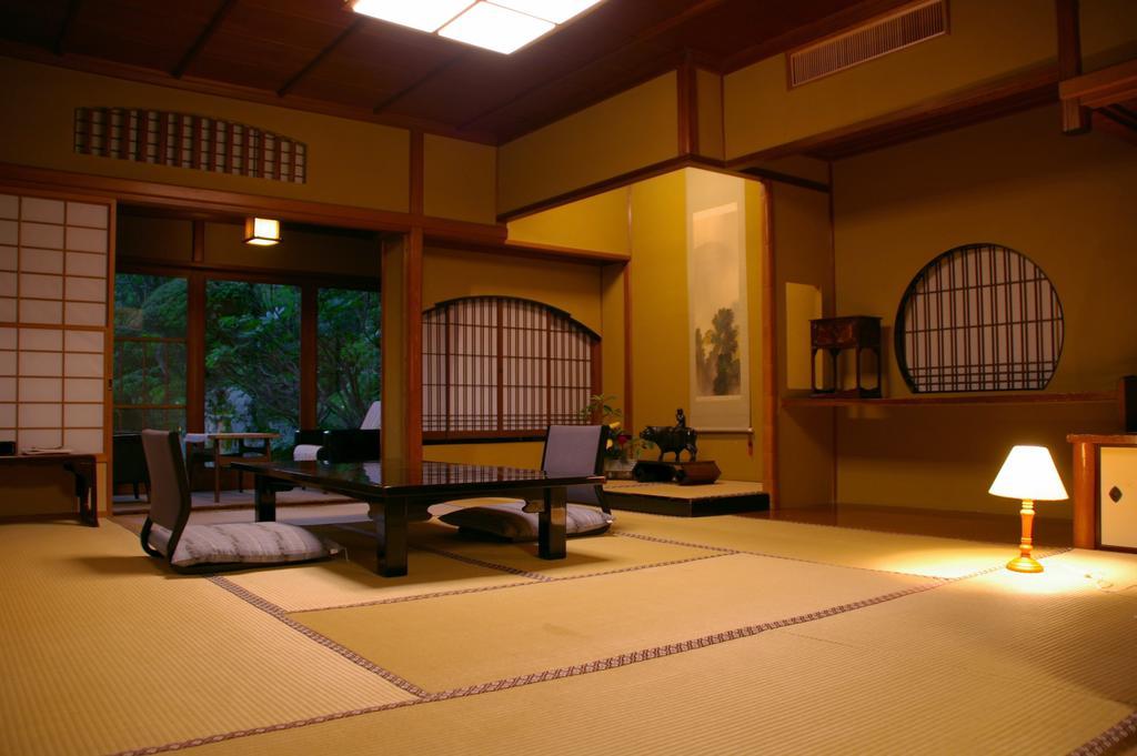 Mukaitaki Hotel Aizuwakamatsu Esterno foto
